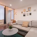 D35 - Chic Boutique Apartments By Bqa